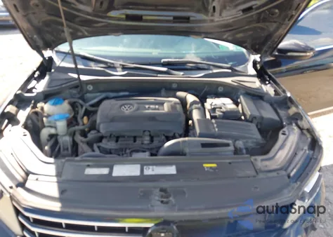 2017 Volkswagen Passat 1.8T S из США, поврежденный, VIN 1VWAT7A34HC072033